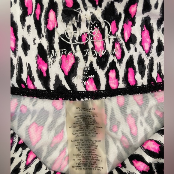 Betsey Johnson Cropped Hot Pink Leopard‎ Leggings, size XS - Picture 5 of 5